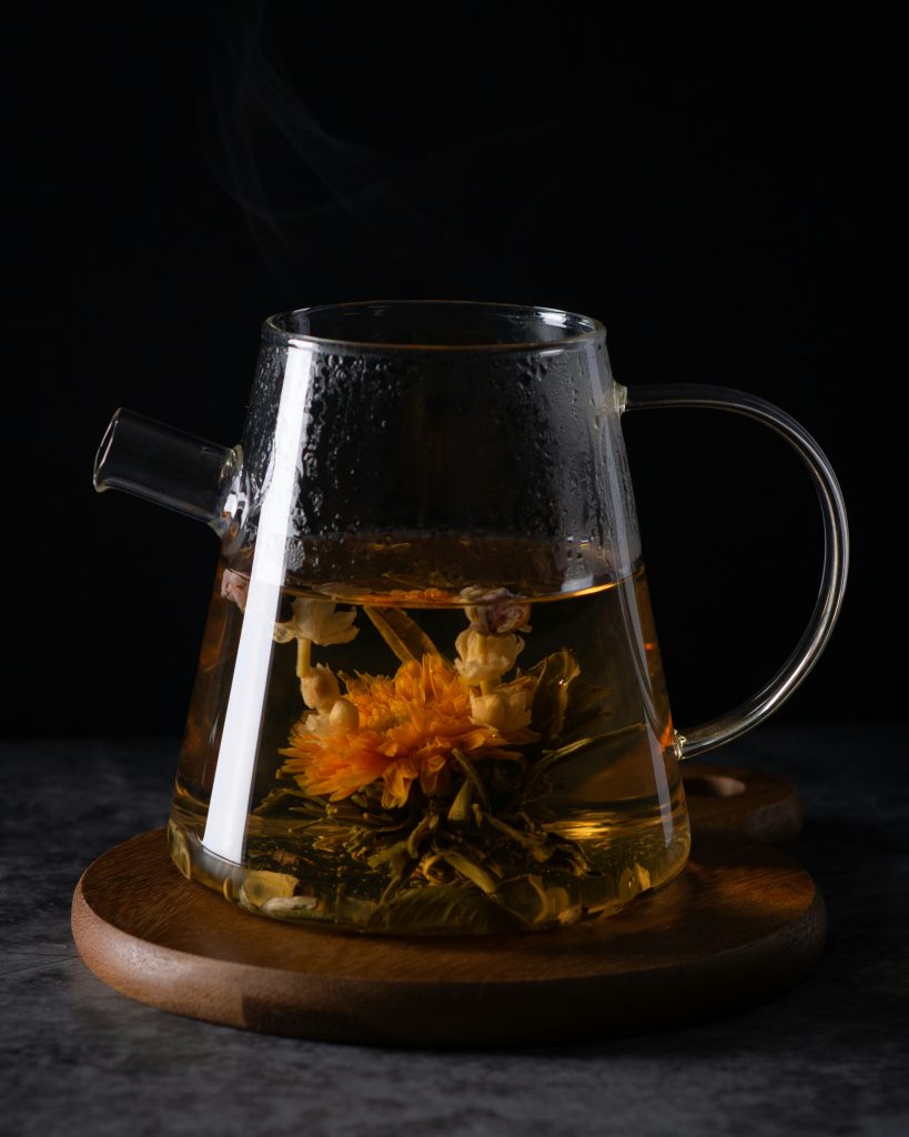 Teeblume in Glaskanne
